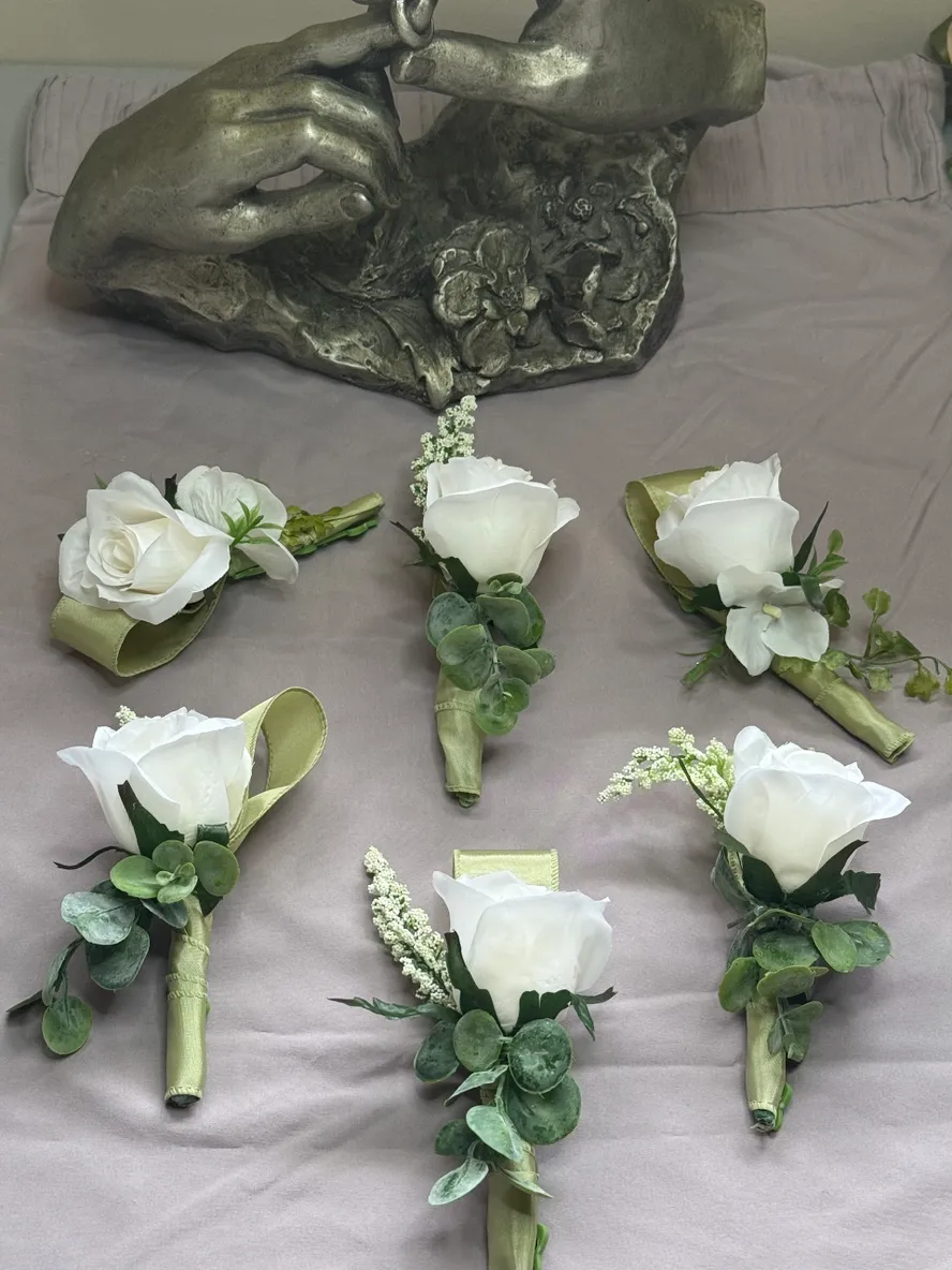 White Rose Magnetic Boutonnières Package of 6