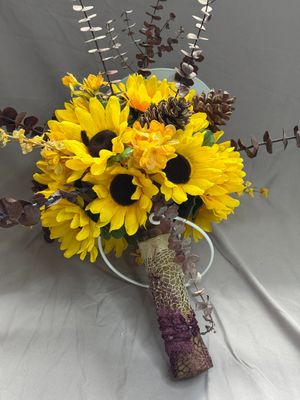 Sunflowers and Pine Cones Bridal Bouquet and Boutonnière - Image 7