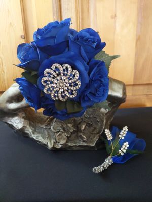 Blue Diamond 16" Bridal Bouquet & Matching Bout - Image 3
