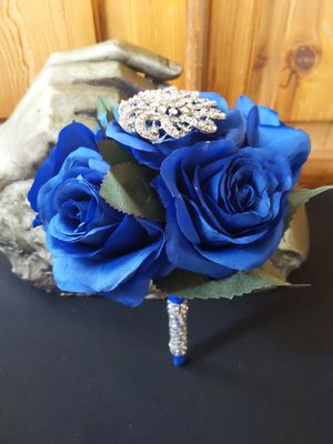 Blue Diamond 16" Bridal Bouquet & Matching Bout - Image 6