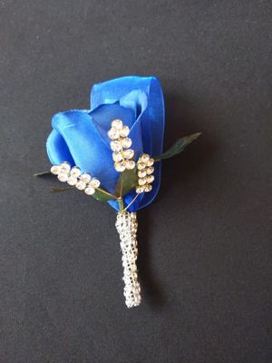 Blue Diamond 16" Bridal Bouquet & Matching Bout - Image 7