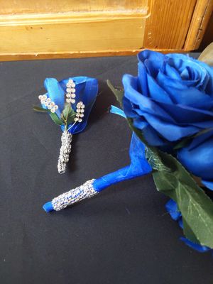 Blue Diamond 16" Bridal Bouquet & Matching Bout - Image 10